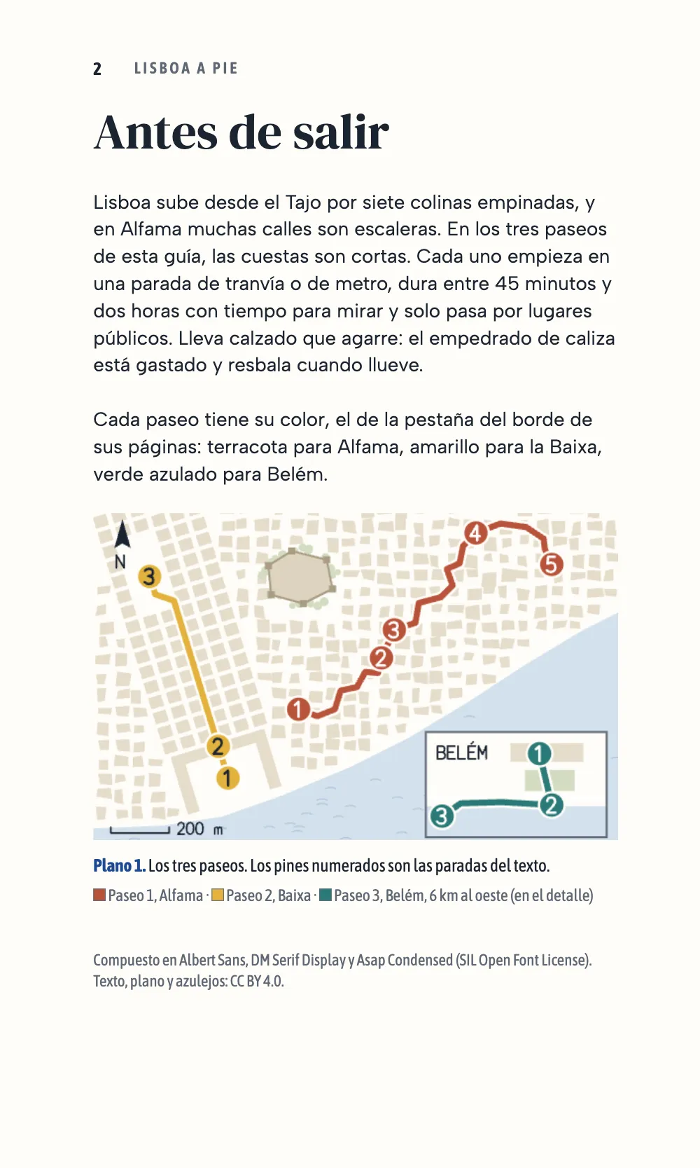 Página 2: Antes de salir. Plano 1. Los tres paseos. Los pines numerados son las paradas del texto. La página 2, la introducción, con cabecera y sin pestaña, y un plano de las rutas cuyos pines numerados coinciden con las paradas.
